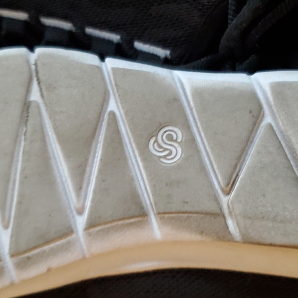 SHOES SIZE7 - Picture 2 of 3